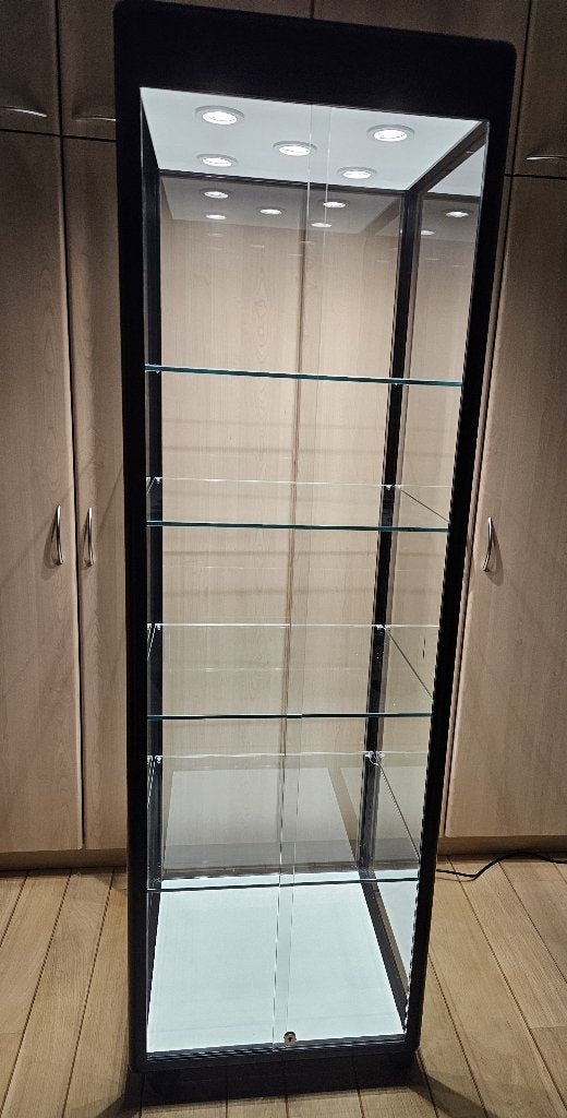 Vitrinekast met 4 glazen leggers en ledverlichting., Ophalen, 50 tot 100 cm, Zo goed als nieuw, 150 tot 200 cm