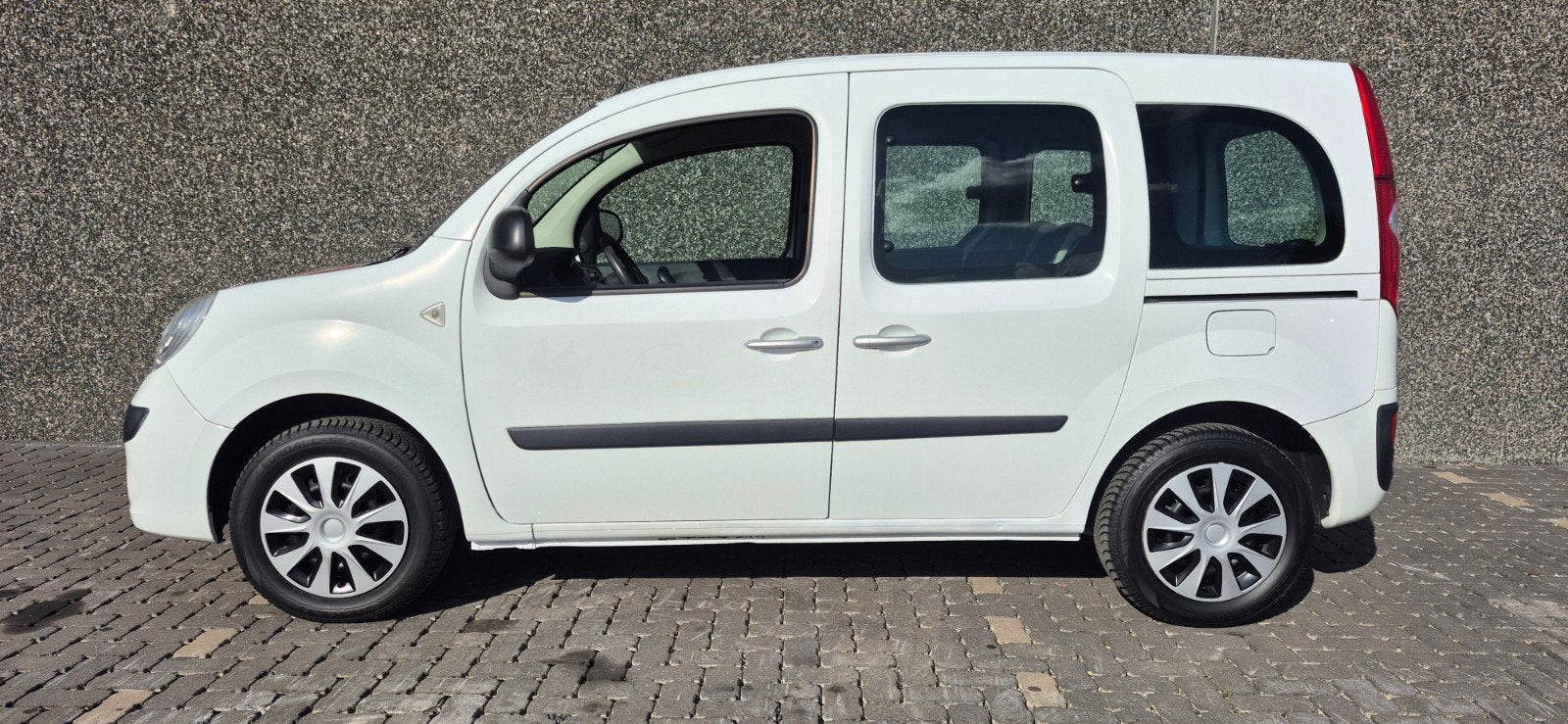 Renault Kangoo 1.5DCi *DUBBELE SCHUIFDEUR* AIRCO, Auto's, Voorwielaandrijving, Dealer onderhouden, Zwart, Electronic Stability Program (ESP)
