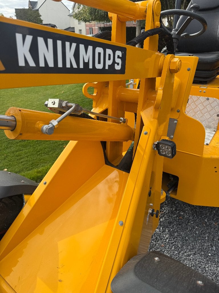 Knikmops KM180, Enlèvement, Chargeuse sur pneus ou Chouleur
