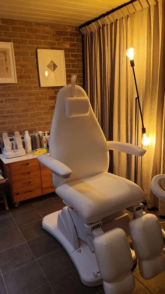 pedicurestoel 3 of 5 motoren te koop wegens medische redenen, Ophalen, Zo goed als nieuw, Lichaamsverzorging