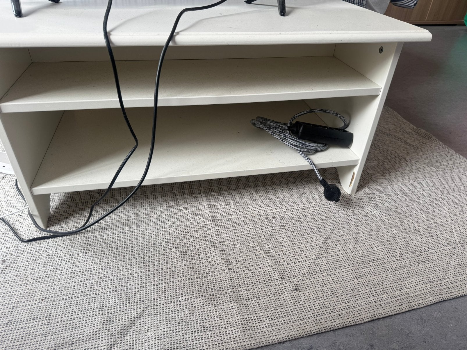 Tv kastje cremekleurig in hout, Ophalen, Zo goed als nieuw