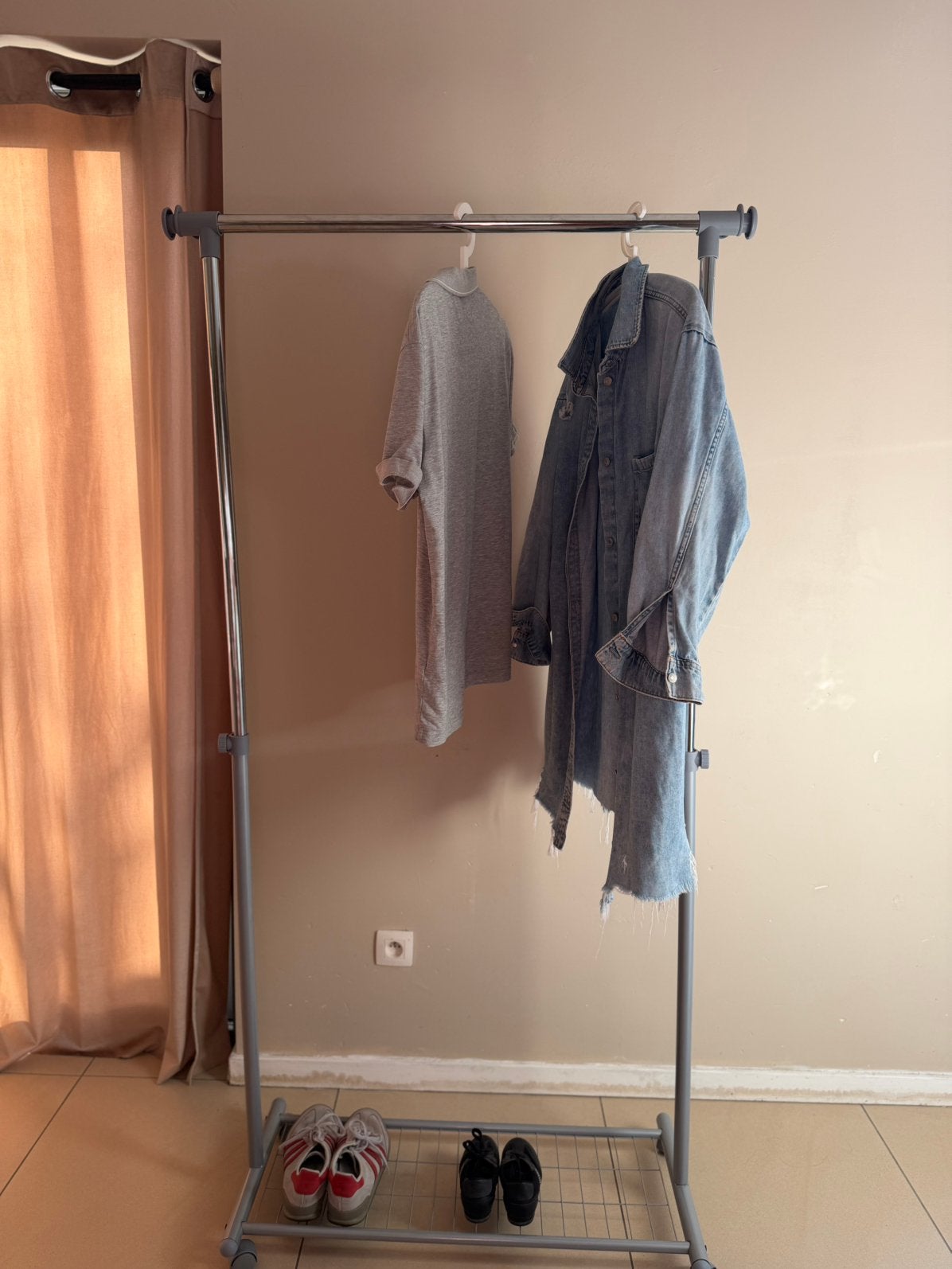 2 Kledingrekken, Enlèvement, Comme neuf