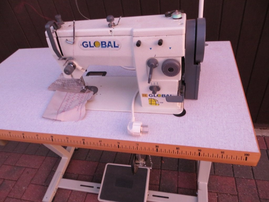 Naaimachine met zig-zag van 10 mm, Hobby & Loisirs créatifs, Enlèvement, Utilisé, Machine à coudre, Autres marques