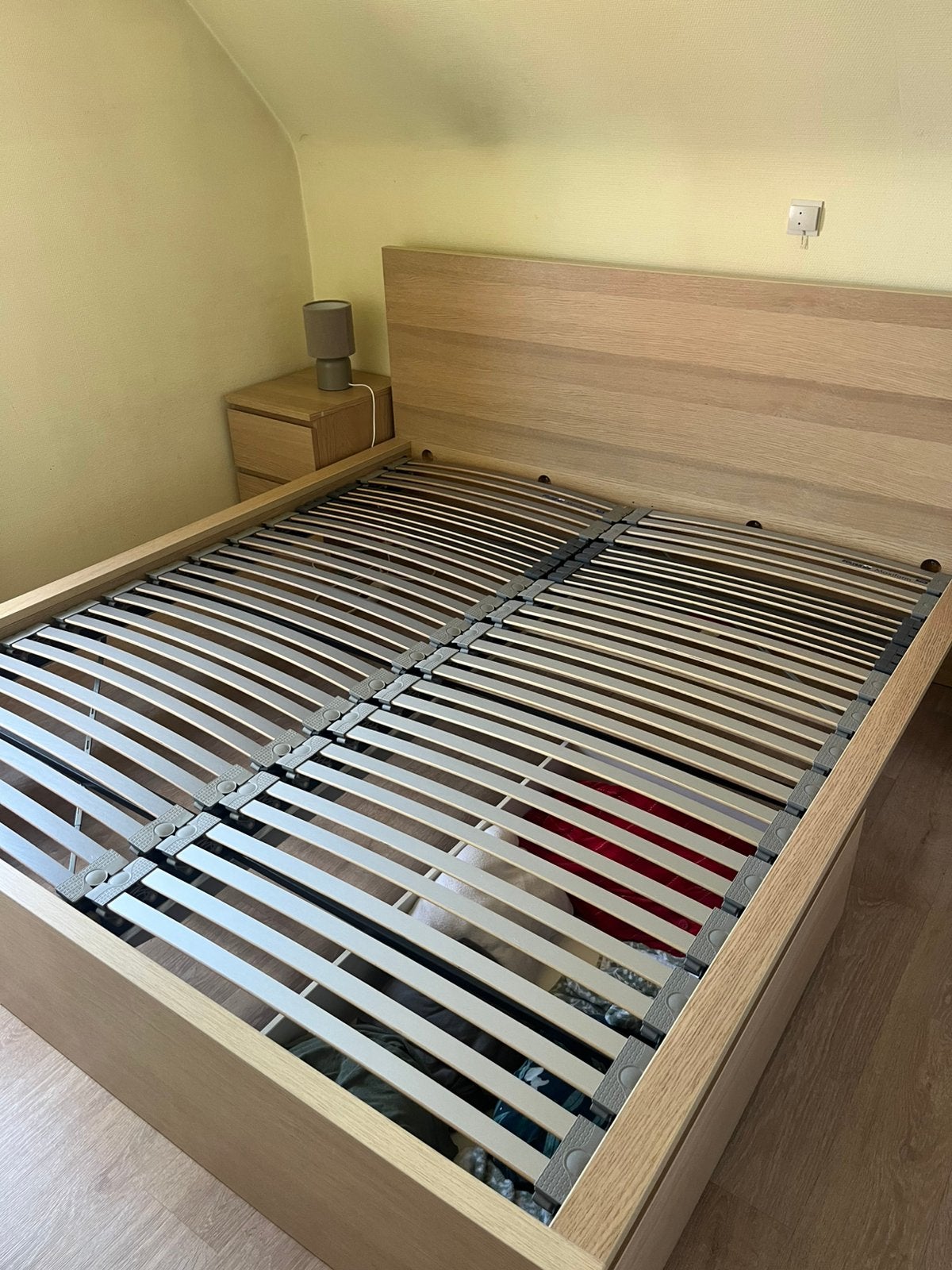 Slaapkamer bed ikea kingsize 1m80 zonder matras, Enlèvement ou Envoi, Comme neuf