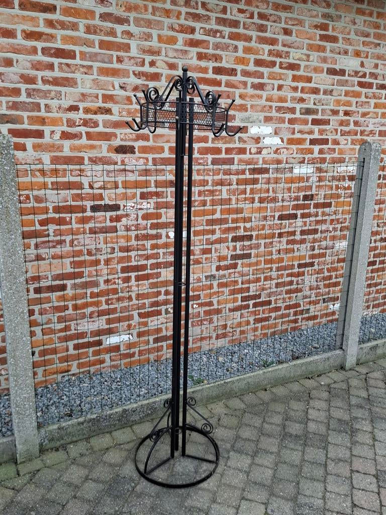 Vintage ijzeren staande kapstok, Ophalen