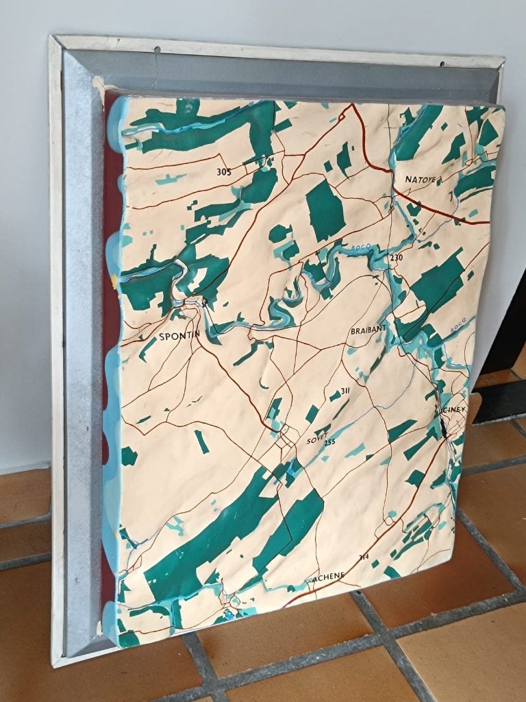 Carte relief celluloid IVAC Ciney Achene Spontin Natoye Bocq, Enlèvement