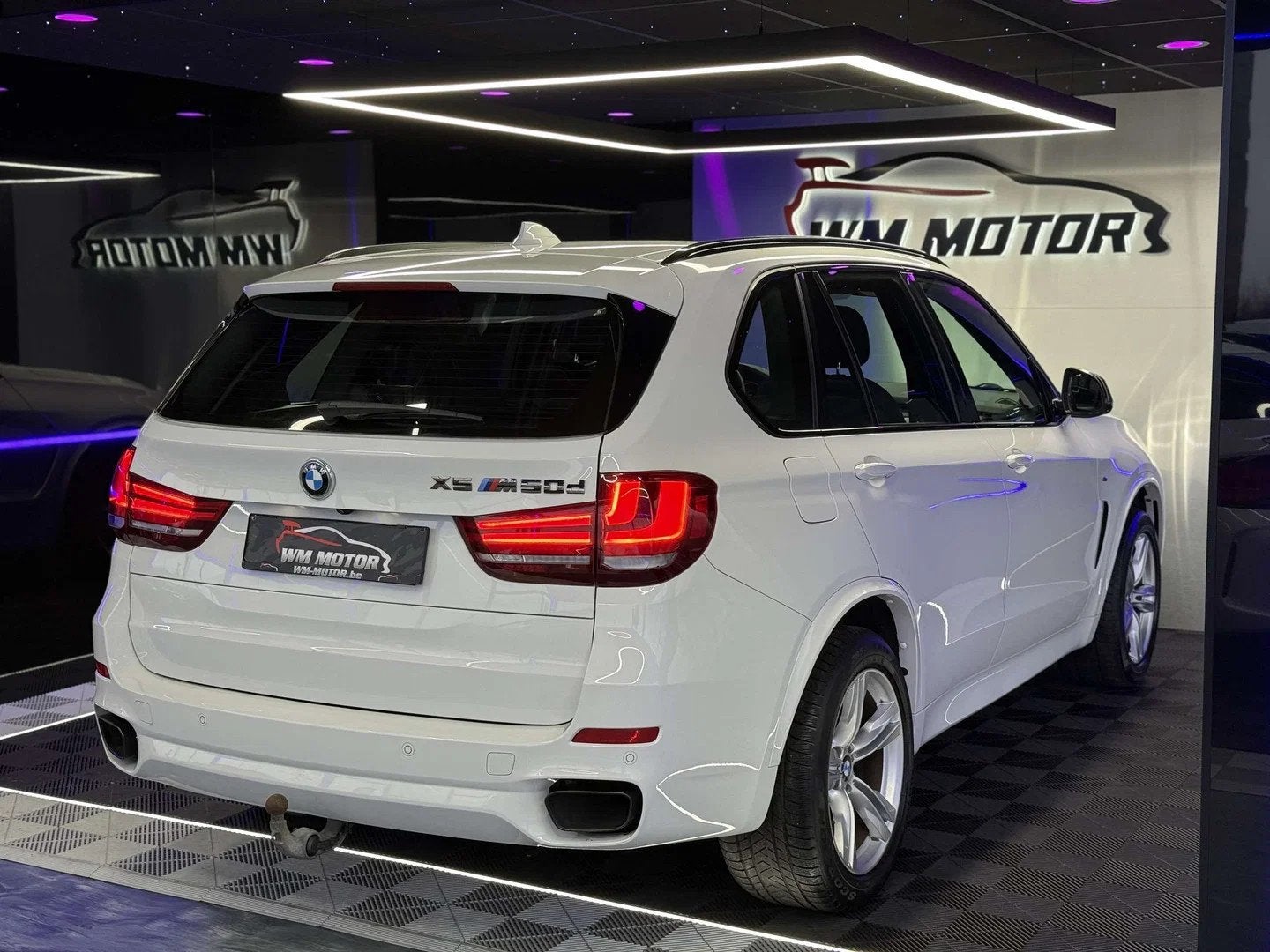 BMW X5 M X5 M50 dAS // Camera // Toit Pano (bj 2017), Auto's, BMW, Automaat, Gebruikt, 2993 cc, Wit
