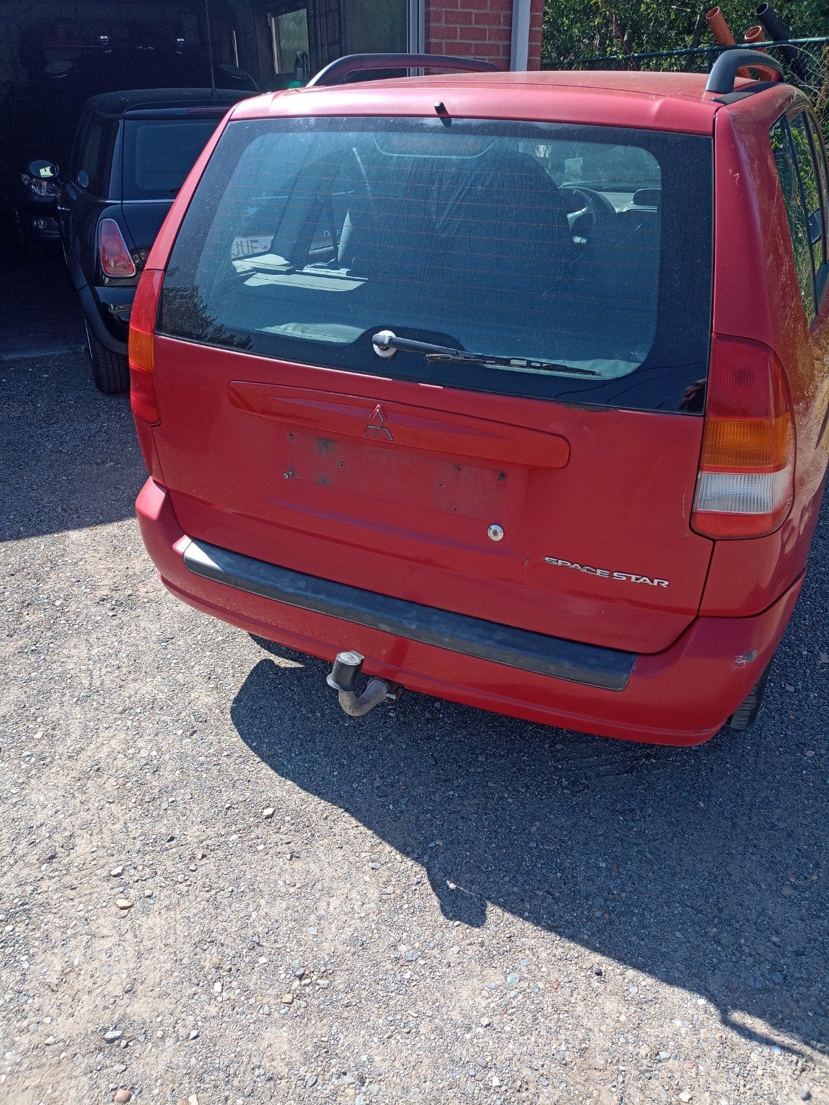 Mitsubishi space star nog in goeie staat, Auto's, Mitsubishi, Space Star, 1300 cc, Rood, Voorwielaandrijving