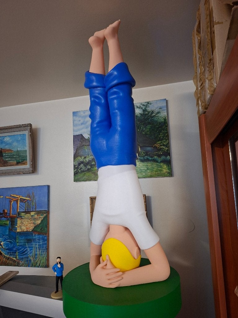 Figurine Tintin yoga 1 mètre peinte à la main, Collections, Statues & Figurines, Neuf, Autres types, Enlèvement ou Envoi