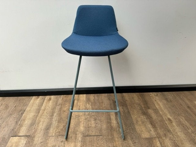 B&T design barkruk metalen frame blauw, Ophalen of Verzenden