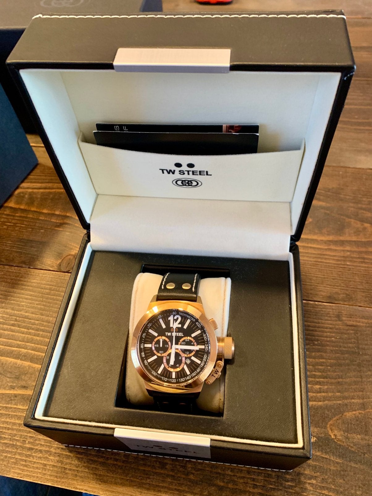 Chronographe TW STEEL CE1023 (45 mm), Montre-bracelet, Autres marques, Enlèvement ou Envoi, Cuir