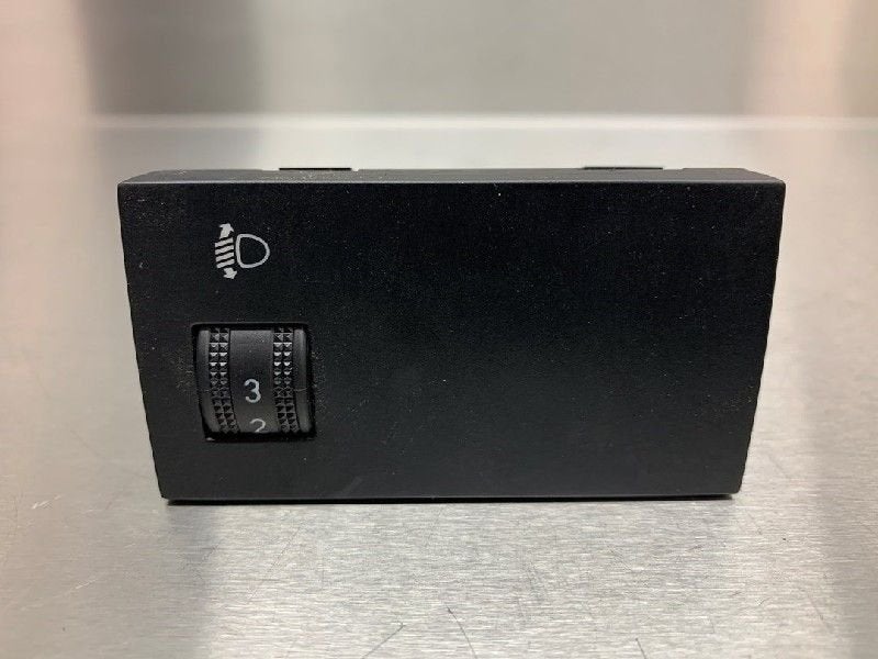COMMUTATEUR PHARE REGLAGE C Mazda 2 (DE) (01-2007/06-2015), Utilisé, Mazda