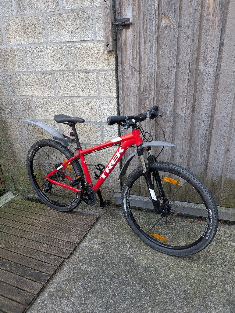 TREK MARLIN 6 VELO ROUGE TAILLE S, Enlèvement, Utilisé