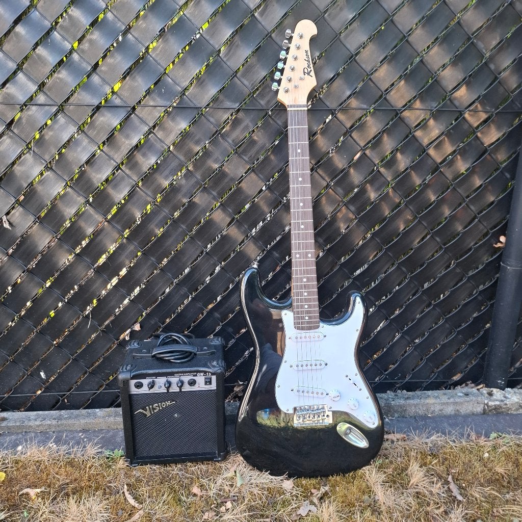 Zwarte Stratocaster + Amp (BEGINNERSSET), Muziek en Instrumenten, Gebruikt, Met versterker, Solid body, Ophalen