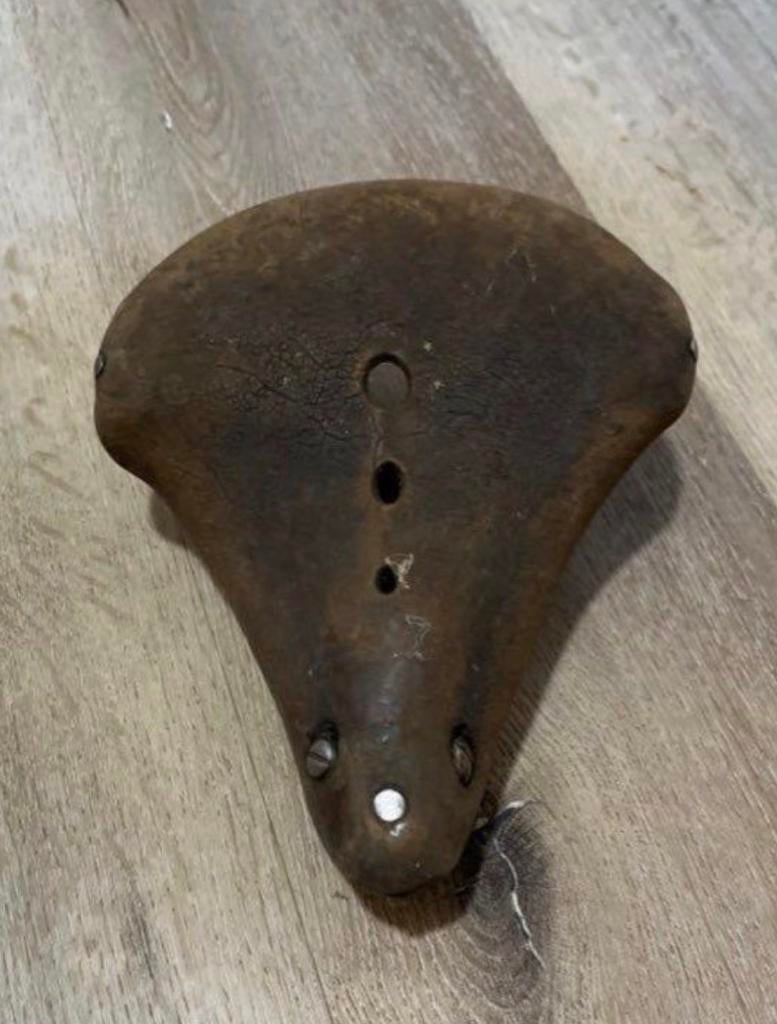Ancienne selle à vélo, Fietsen en Brommers, Fietsonderdelen, Ophalen of Verzenden, Zo goed als nieuw, Zadel