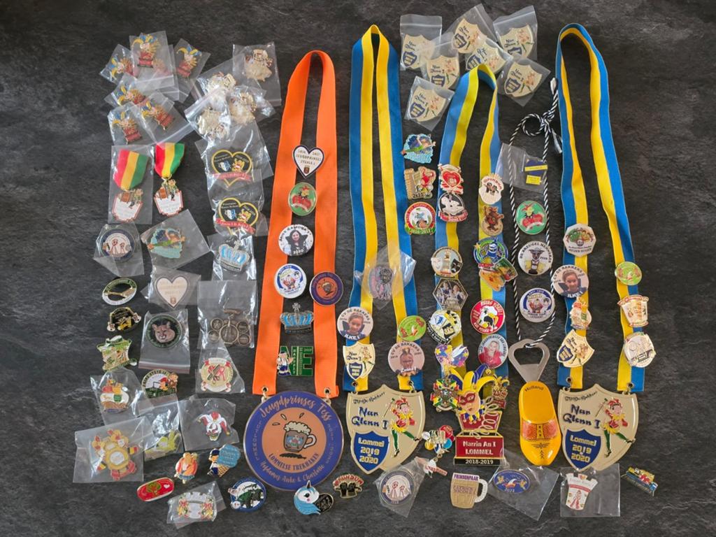Carnaval Pins Verzameling, Handtassen en Accessoires, Overige Accessoires, Ophalen of Verzenden