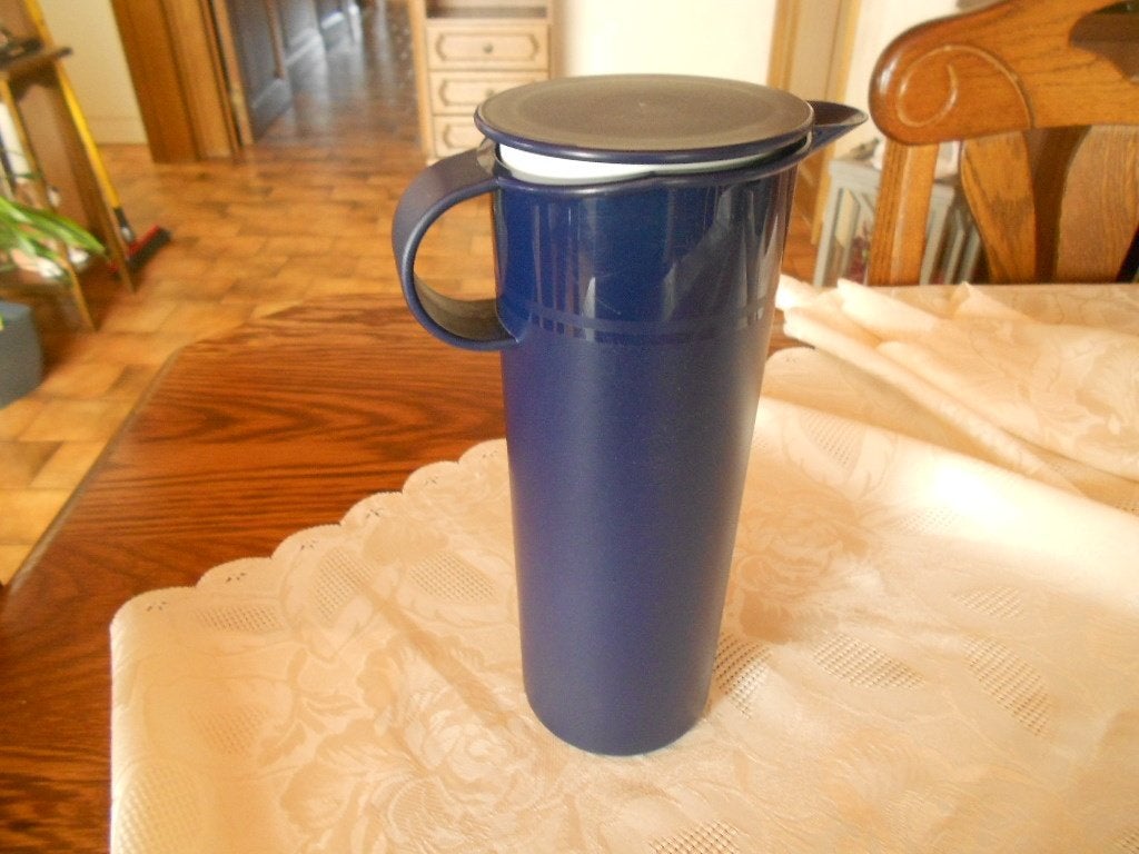 Schenkkan tupperware 1 lt, Gebruikt, Blauw, Beker of Kan, Ophalen of Verzenden