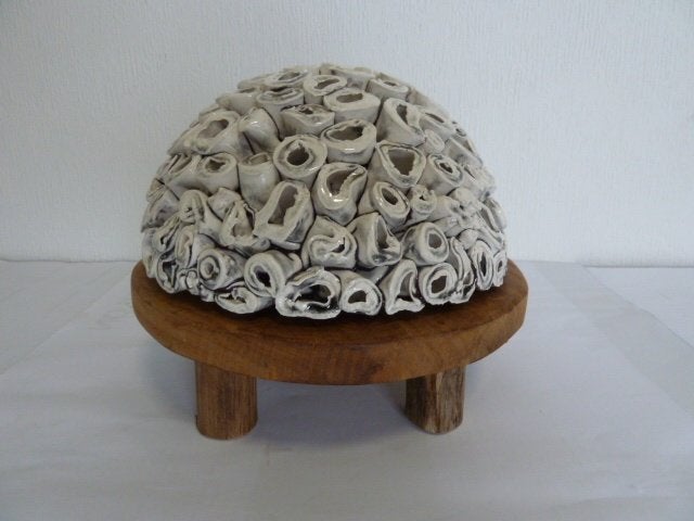 Keramiek kunstwerk 18cm 10cm hoog, Antiek en Kunst, Ophalen of Verzenden