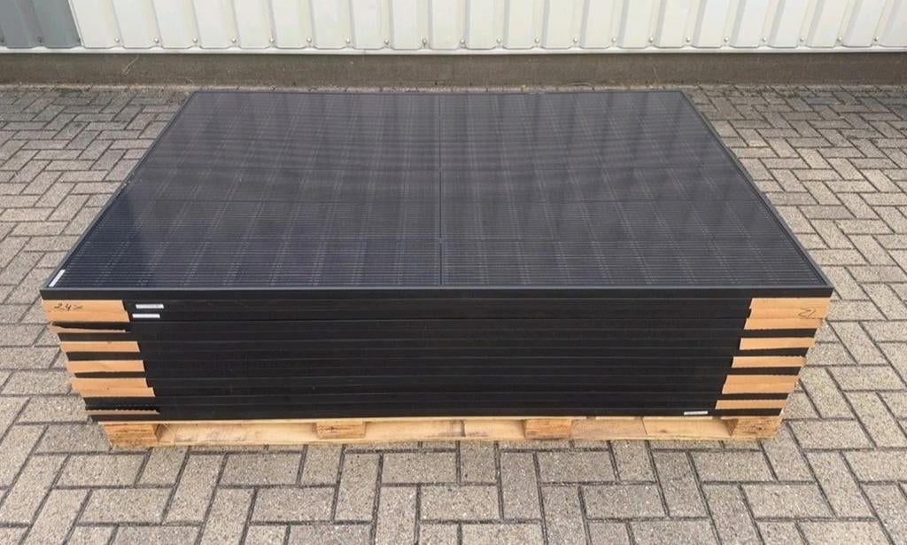 Zonnepanelen set 6 kWp nieuw – Jinko 440 Wp + GoodWe hybride, Ophalen, Nieuw, Compleet systeem, 200 wattpiek of meer
