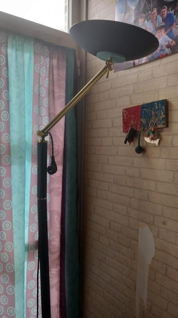 Lampe sur pied, Enlèvement