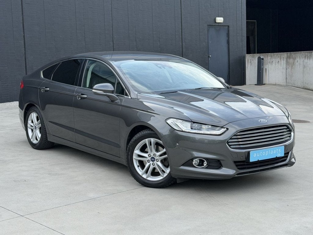 Ford Mondeo 2.0i Titanium 91286km Automaat Dodehoek Camera, Auto's, Automaat, Dealer onderhouden, Mondeo, Leder