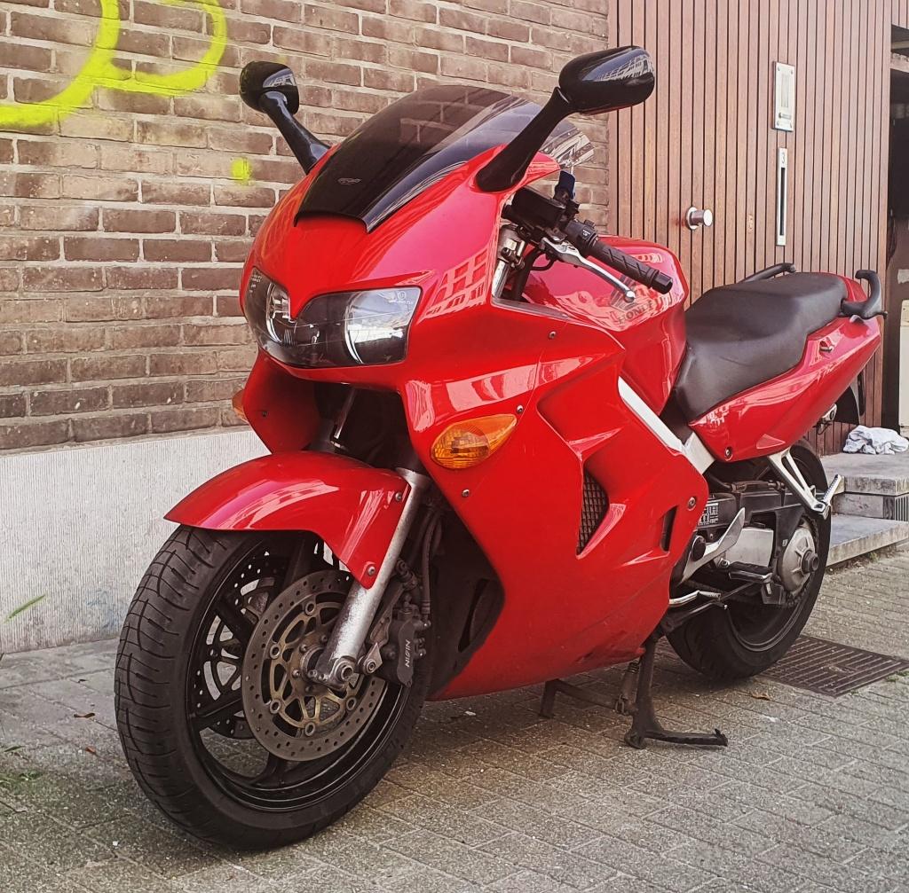 HONDA VFR 800Fi, Motos, Amortisseurs réglables électroniquement, Occasion, Plus de 35 kW, 800 cm³