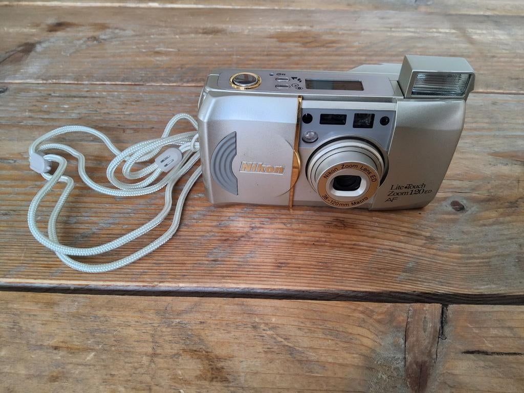 Nikon Lite Touch Zoom 120 ED, Ophalen, Nikon