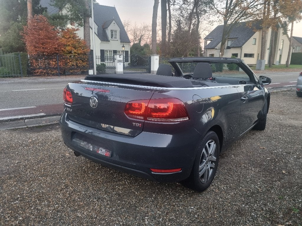 Vw golf 6 Cabrio 1.6crtdi in topstaat, Auto's, Voorwielaandrijving, Stof, Zwart, 4 cilinders