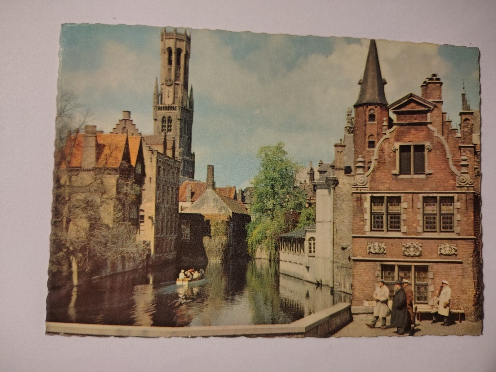 Bruges Rozenhoedcrow avec la tour de Halle., Enlèvement ou Envoi