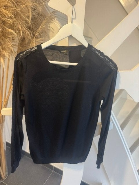 zwart truitje met kant Massimo Dutti maat M, Kleding | Dames, Maat 38/40 (M), Massimo Dutti, Zwart, Ophalen of Verzenden