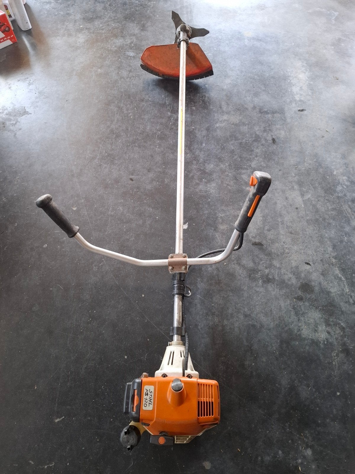 Stihl FS 120, Enlèvement
