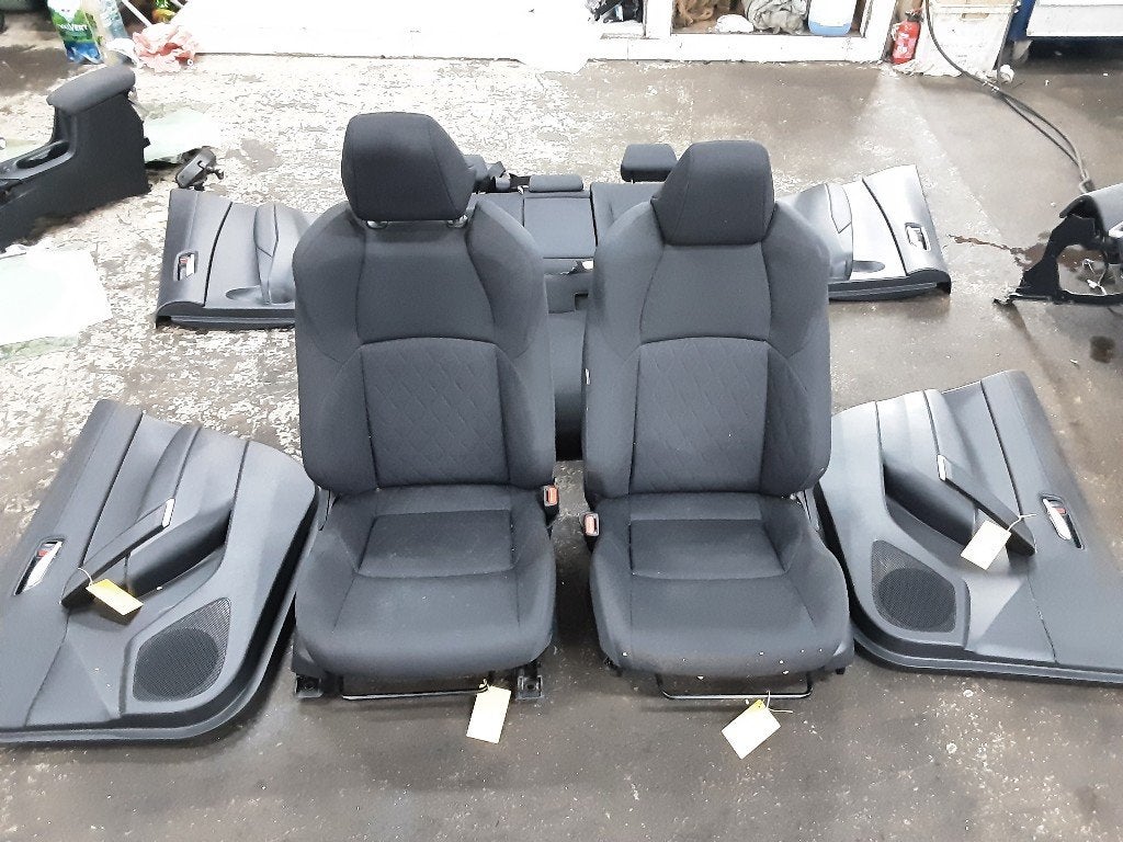 INTERIEUR Toyota Corolla Cross (01-2020/-), Gebruikt, Kundenbetreuung@toyota.de, Toyota, Toyota-Allee 2
50858  Köln, DE