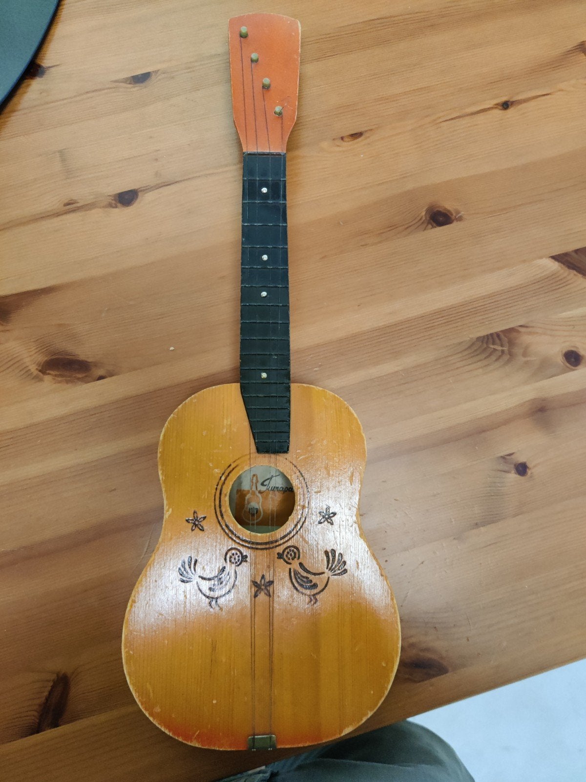 zeldzame vintage Tumapa kinder gitaar, Ophalen