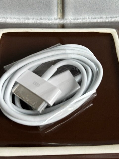 Câble rechargement 1ère génération Apple, neuf, Télécoms, Téléphonie mobile | Chargeurs pour téléphone, Neuf, Apple, Enlèvement
