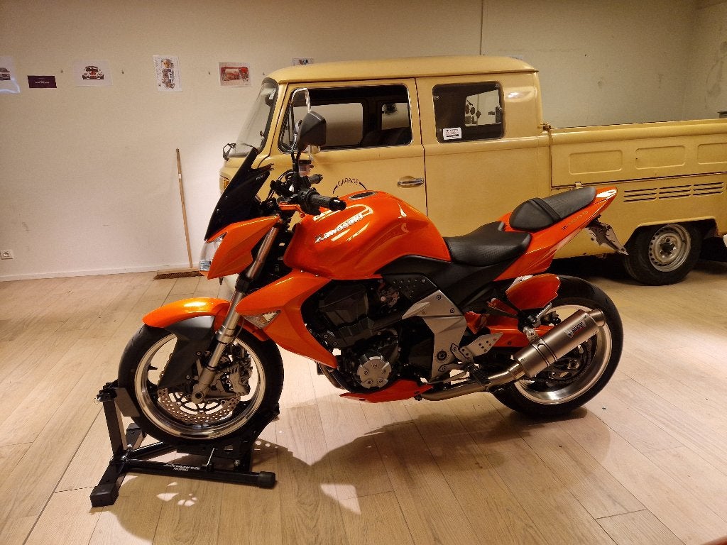 Kawasaki Z1000 in showroomstaat, Motoren, Handvatverwarming, 4 cilinders, Motorrijbewijs A, Handgeschakeld