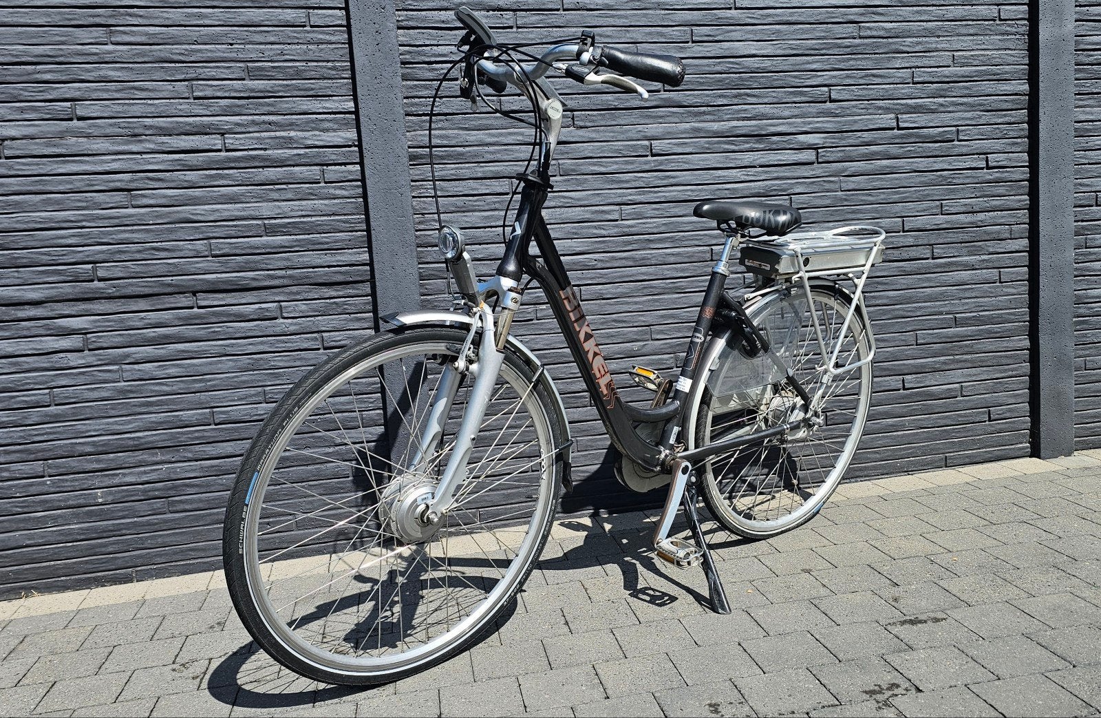 Elektrische damesfiets.  Bikkel met 2 Accu's 7versnelingen, Ophalen, Zo goed als nieuw, 50 km per accu of meer