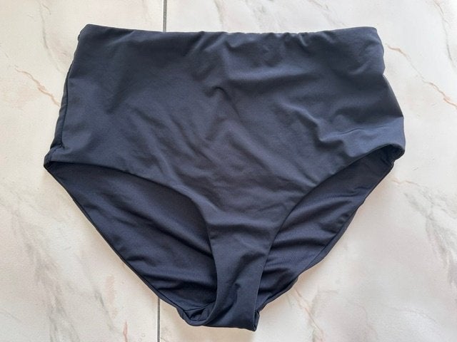 Bikini broekje Calzedonia (nr2390a), Kleding | Dames, Zwart, Calzedonia, Ophalen of Verzenden, Zo goed als nieuw