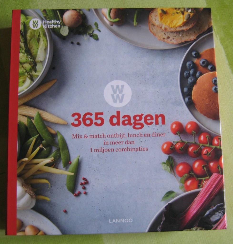 Weight Watchers kookboek voor 365 dagen Mix & Match - Lannoo, Boeken, Ophalen of Verzenden, Zo goed als nieuw