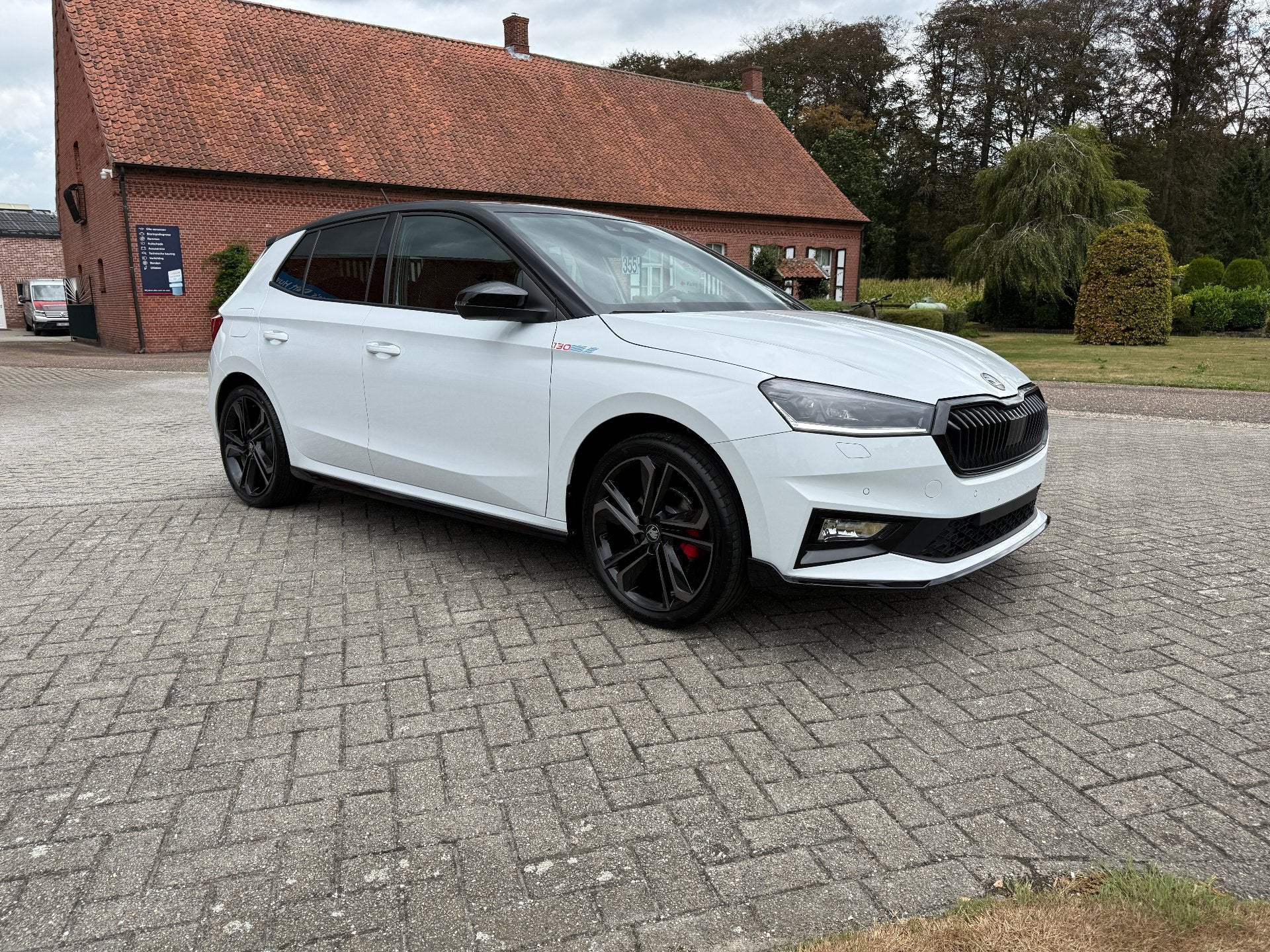 Skoda Fabia 130 1.5 TSI DSG - LIMITED EDITION - FULL LED / G, Auto's, Automaat, Stof, 1498 cc, Overige kleuren