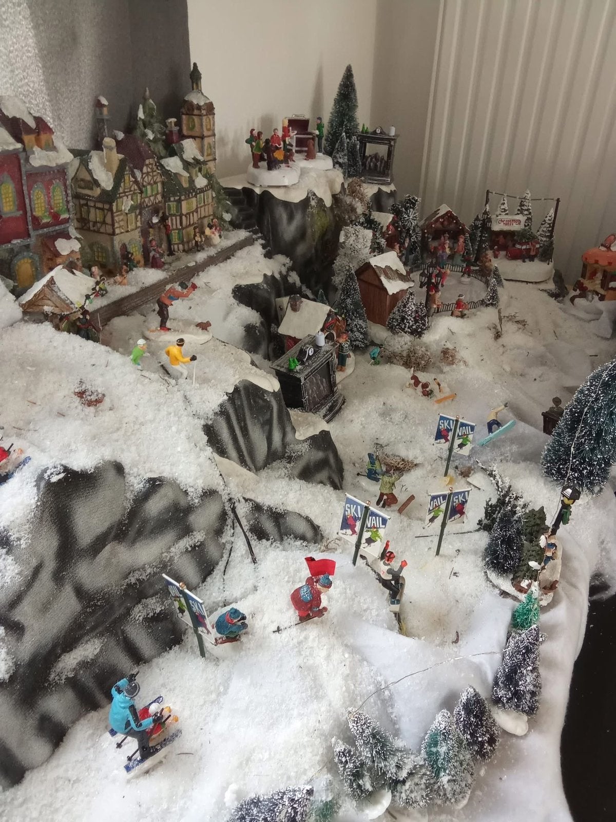 Volledig kerstdorp met skilift, huisjes, etc., Diversen, Ophalen, Zo goed als nieuw