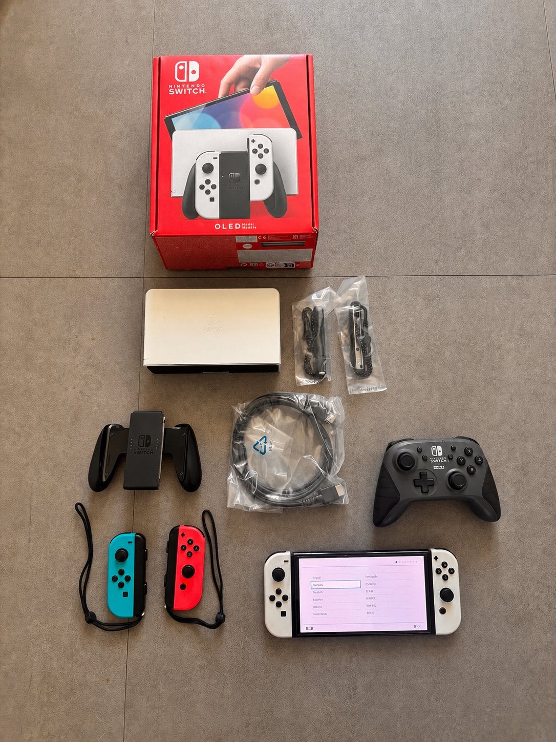 Nintendo Switch OLED blanche, Enlèvement, Utilisé, Avec 2 manettes, Switch OLED