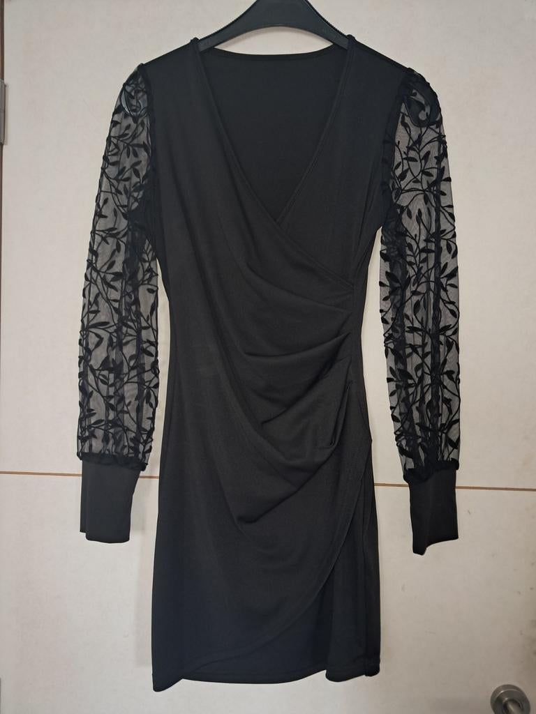 Nette zwarte jurk S nieuw, Vêtements | Femmes, Robes, Neuf, Enlèvement ou Envoi, Geen merk, Noir