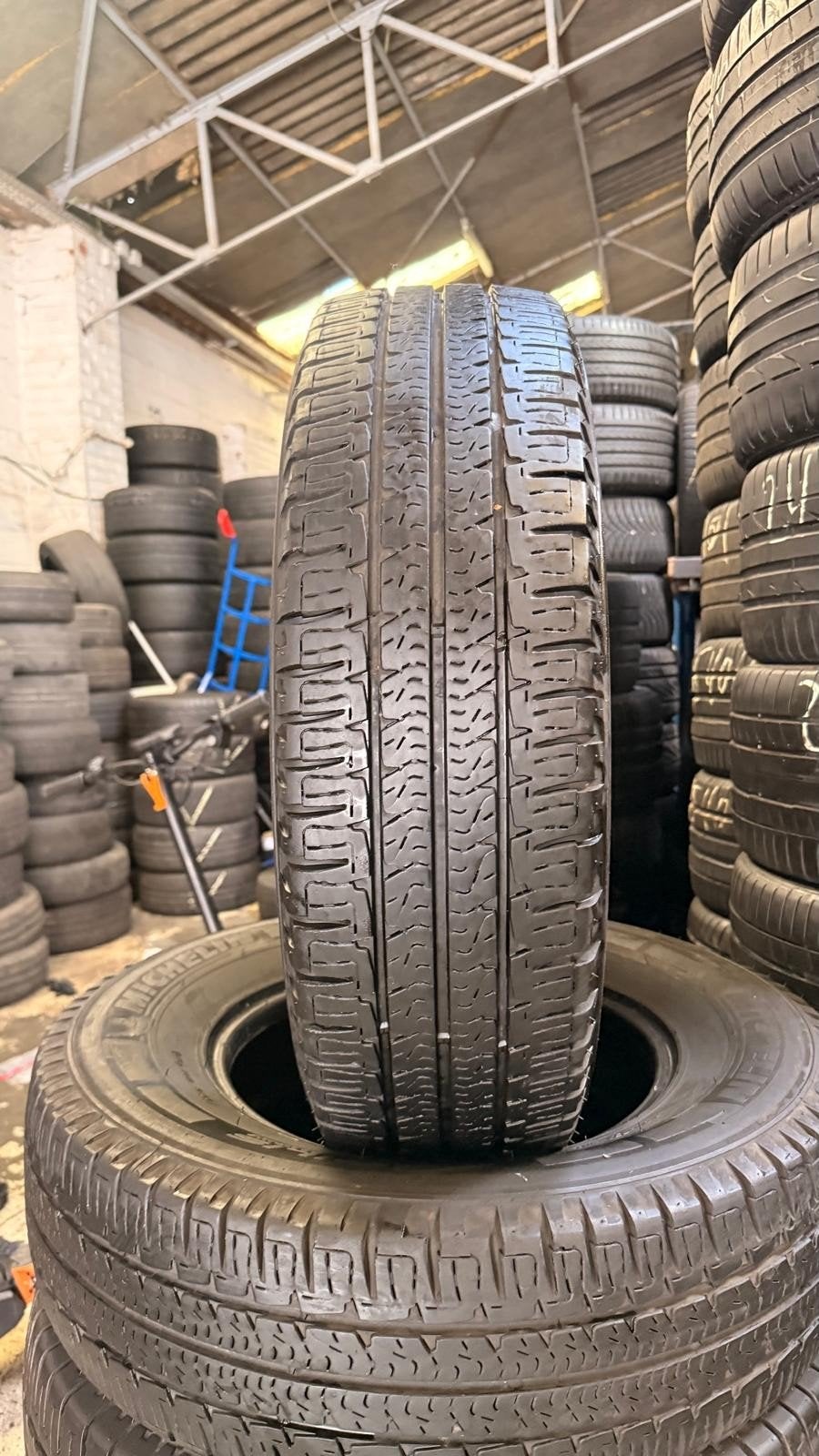 225 75 16 C Michelin avec montage et équilibrage, Enlèvement, Pneus été, Pneu(s)