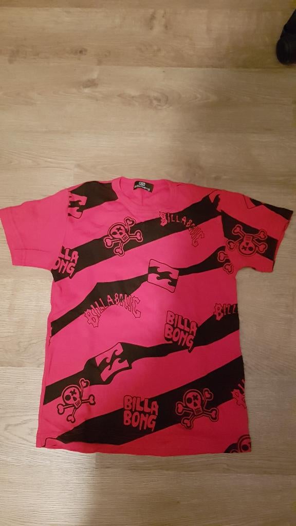 rode t-shirt met doodshoofden van Billabong maat 128, Billabong, Ophalen of Verzenden, Zo goed als nieuw, Shirt of Longsleeve