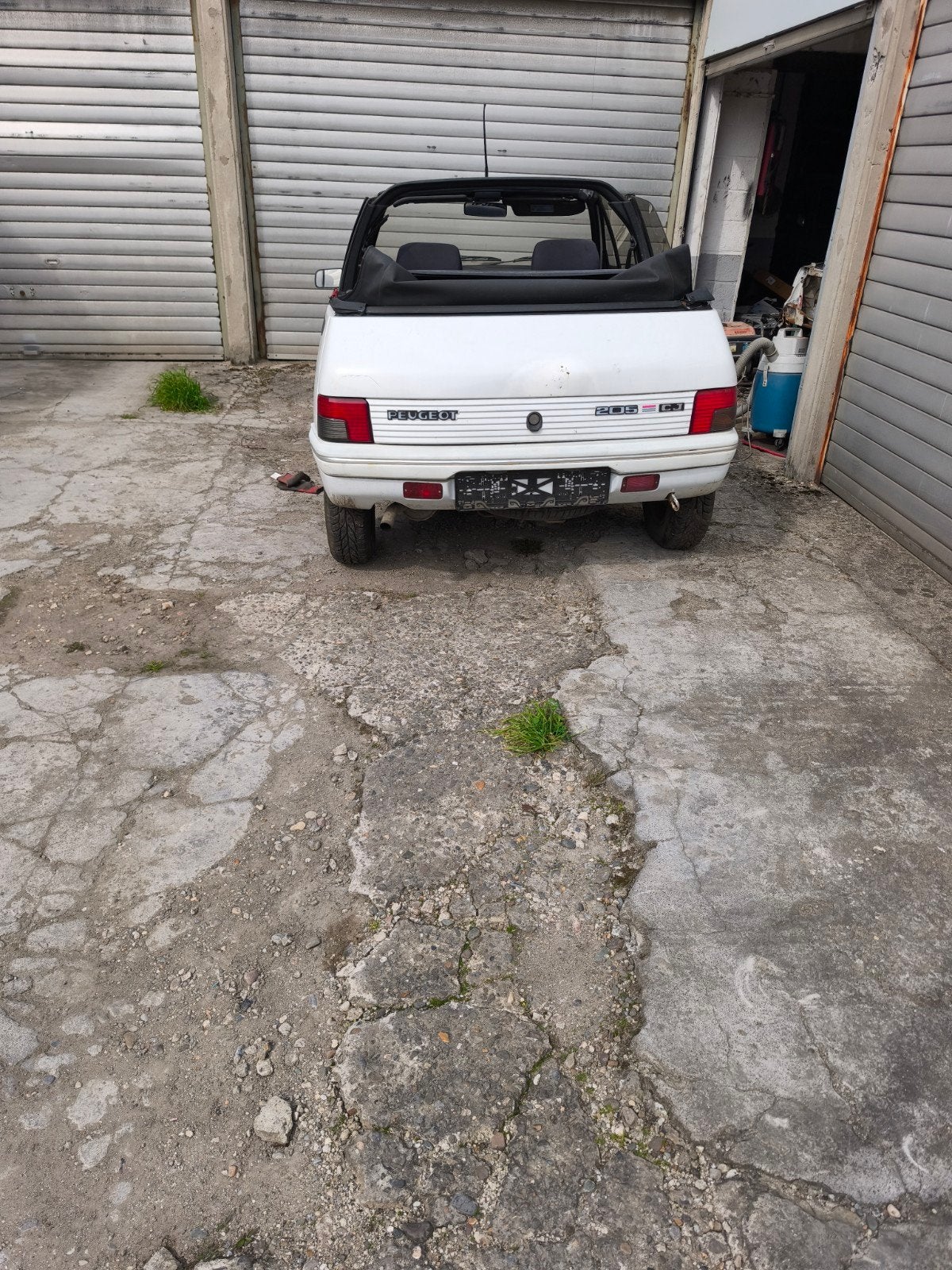Hallo, ik verkoop of ruil de Peugeot 205 cabriolet, Peugeot