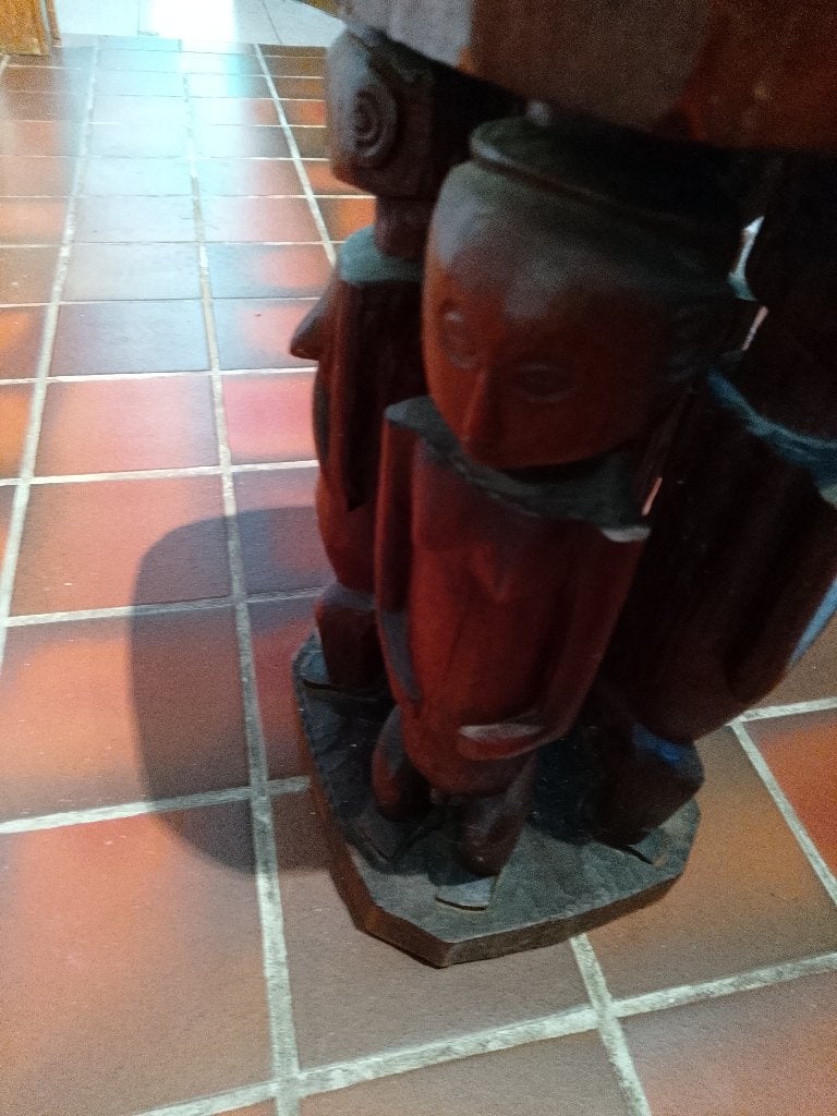 Congolees tabouretje met sculpturen, Ophalen, Overige onderwerpen, Houtsnijwerk, 50 - 100 cm
