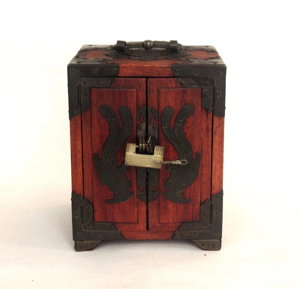 Chinees houten juwelen kastje., Ophalen of Verzenden