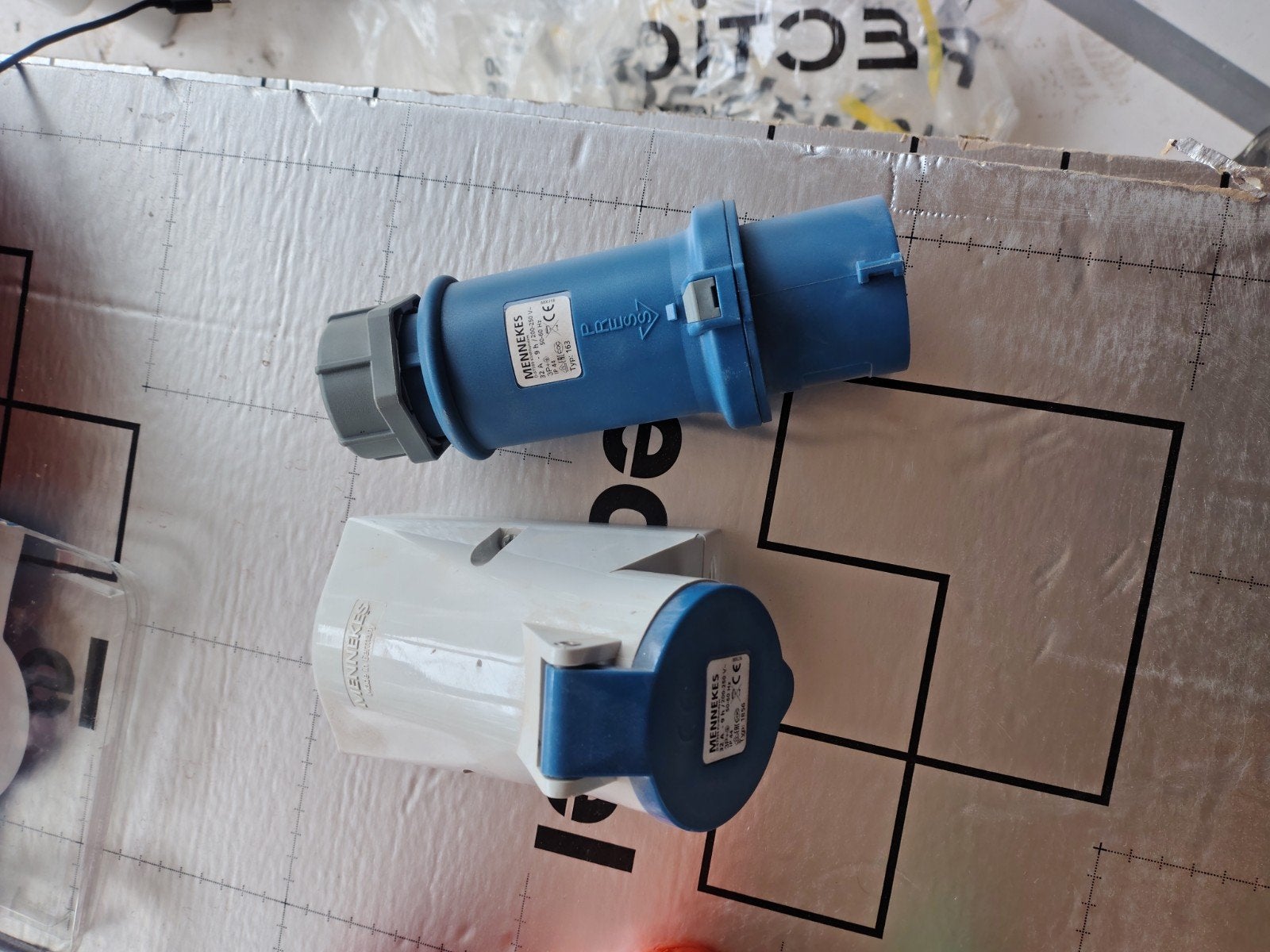 blauwe 3 fase stekker en stopcontact 3x220v 4 pins, Doe-het-zelf en Bouw, Ophalen of Verzenden, Zo goed als nieuw, Stekker