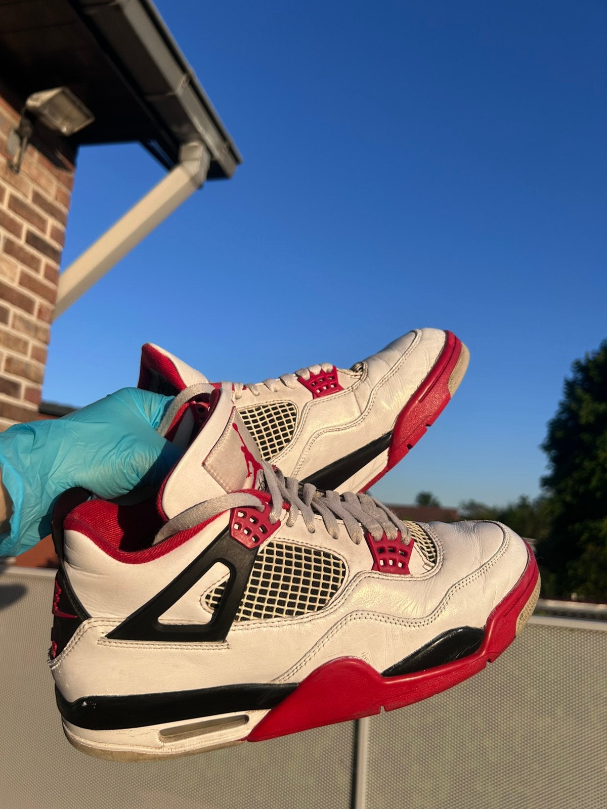 Air Jordan 4 Rétro « Rouge feu » (2020), Enlèvement ou Envoi, Comme neuf, Blanc, Baskets