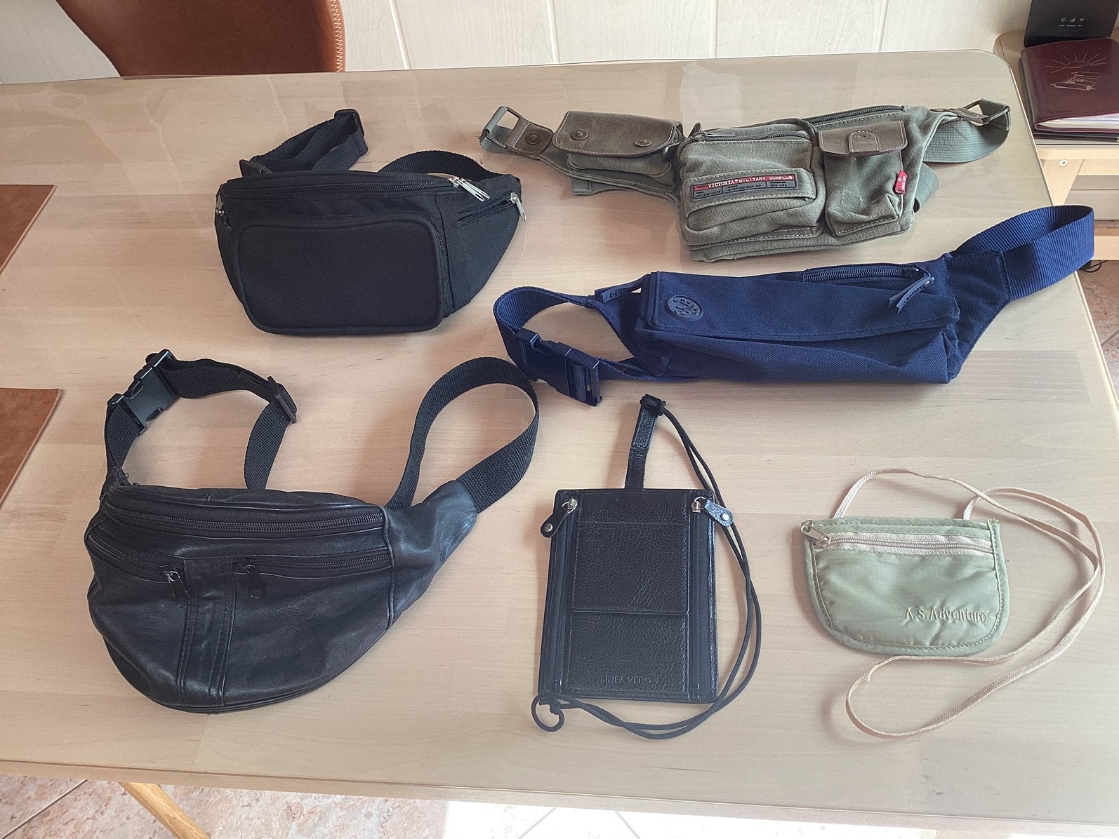 4 sacs de taille et 2 sacs de cou ensemble, Enlèvement, Comme neuf